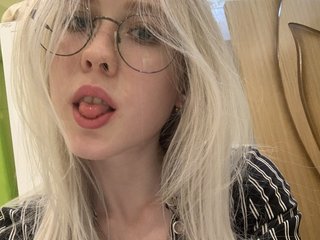A Live Chat Eye-catching Female Is What I Am And My Age Is 20 Years Old